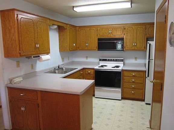 3rd image of 3319 Greenbrier St