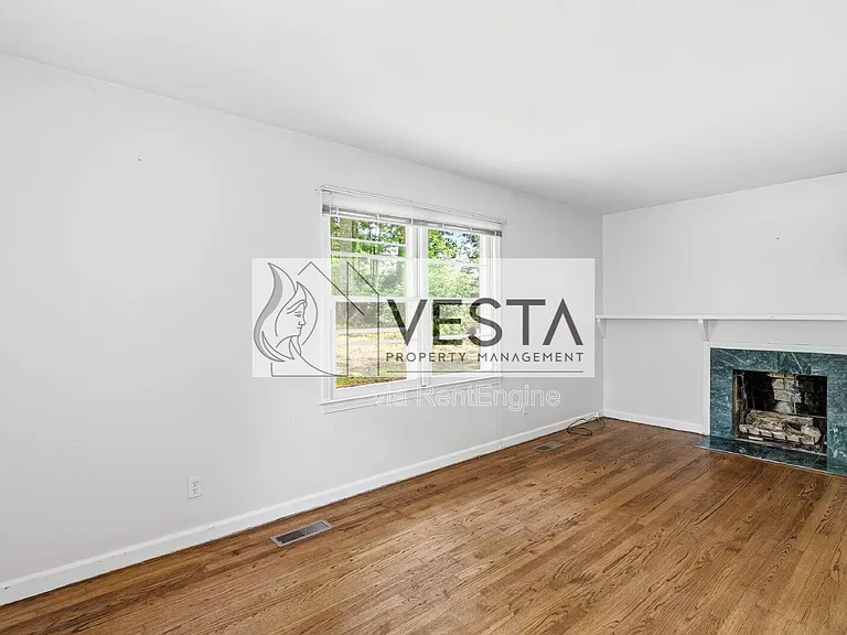 12 La Salle Ln — Photo 14