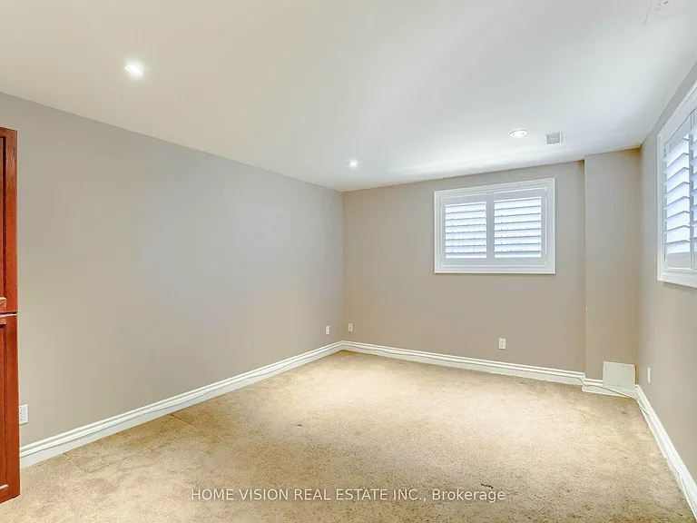 24 E Sandbanks Dr #BASEMENT — Photo 13