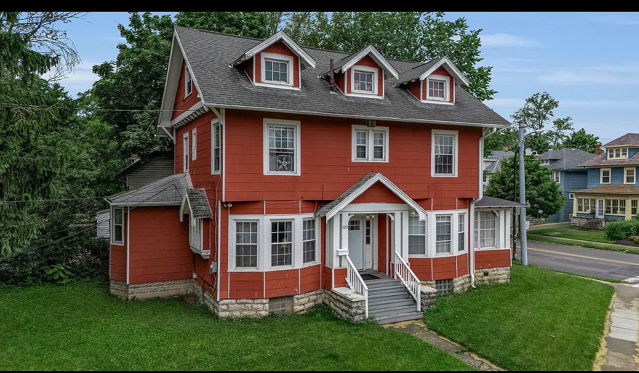 7 bed, 2400 sqft, $2,950 — Photo 1