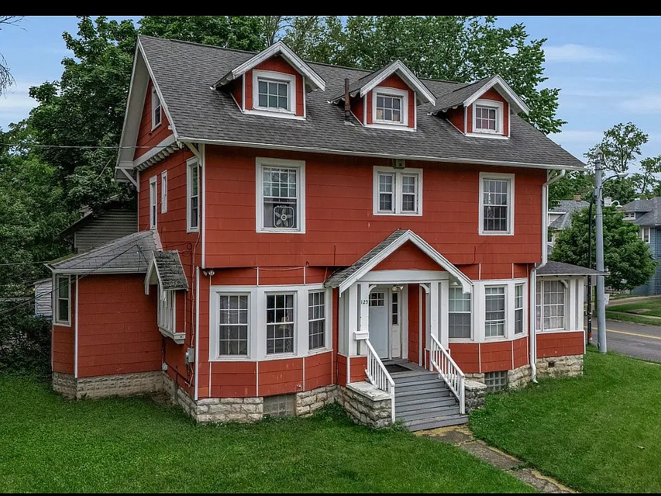 125 Winspear Ave