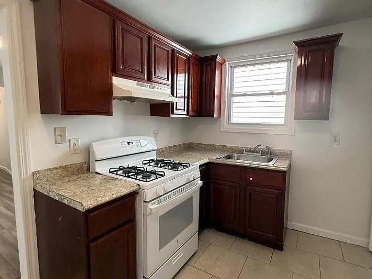 792 S 15th St — Photo 15