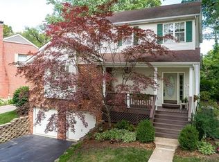 136 W Glenwood Ln, Saint Louis, MO 63122
