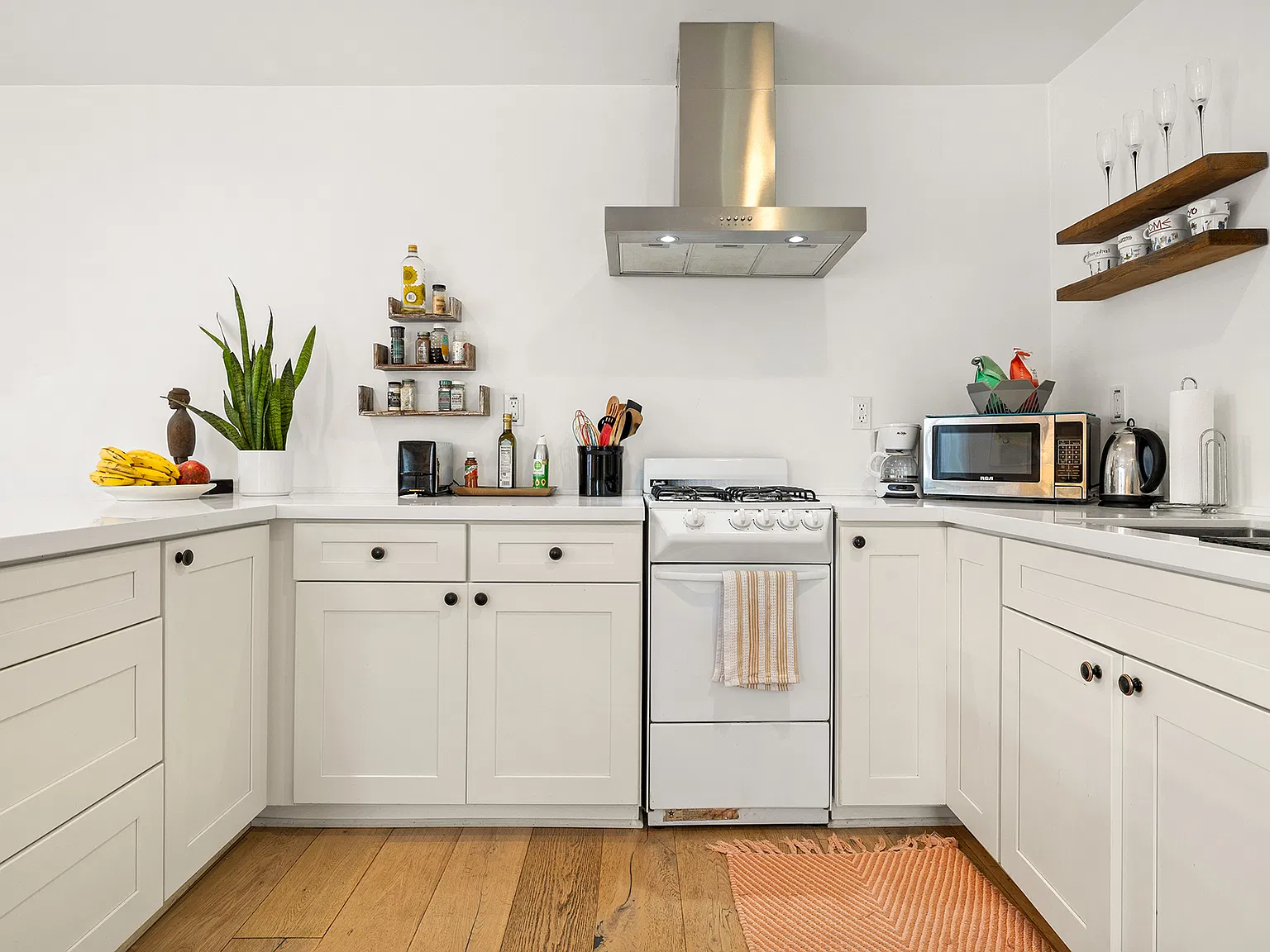 1 bed, 750 sqft, $3,450 — Photo 4