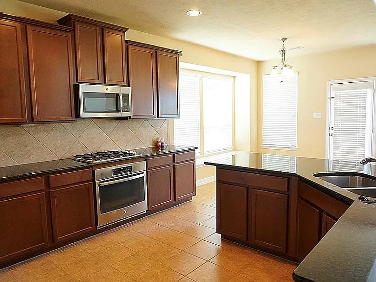 3319 Hawkins Glen Ln — Photo 6