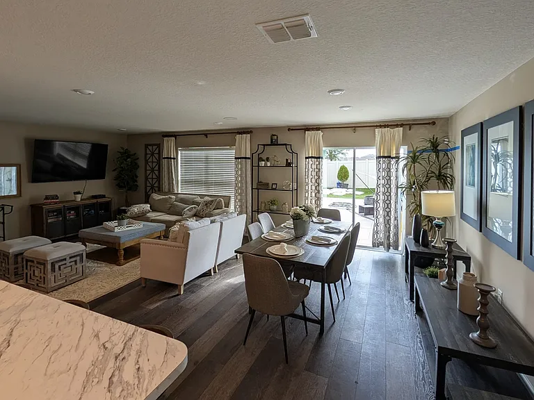 1825 Wilson Prairie Cir — Photo 36