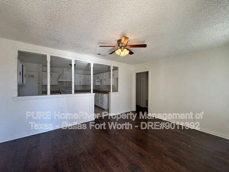 2 bed, 1.0 bath, 1129 sqft, $1,600 — Photo 3