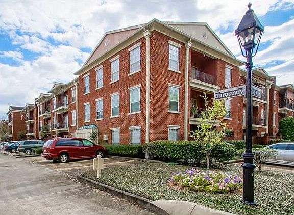 4th image of 800 Rue Burgundy Dr #220
