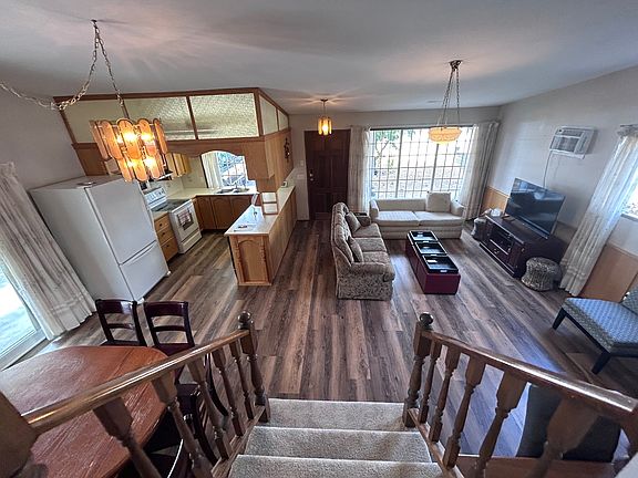 5th image of 255 Cambie Rd