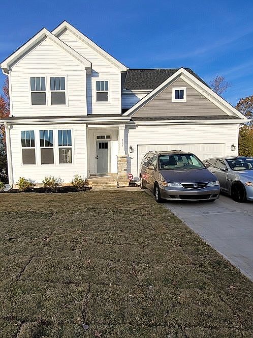 2nd image of 325 Foxbank Cir