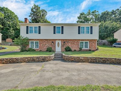 5718 Merriman Rd, Roanoke, VA, 24018