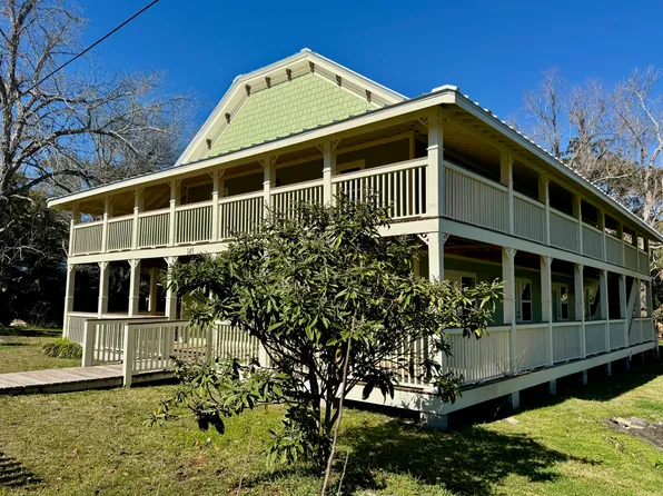 145 6th St, Apalachicola, FL