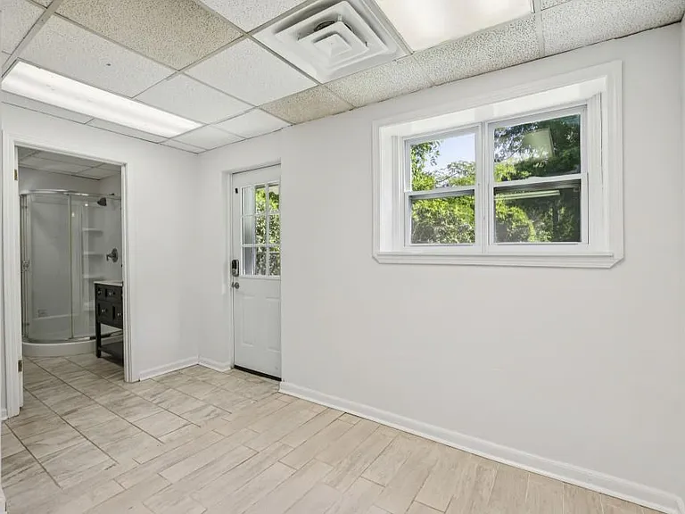 2056A Abby Ln NE — Photo 43