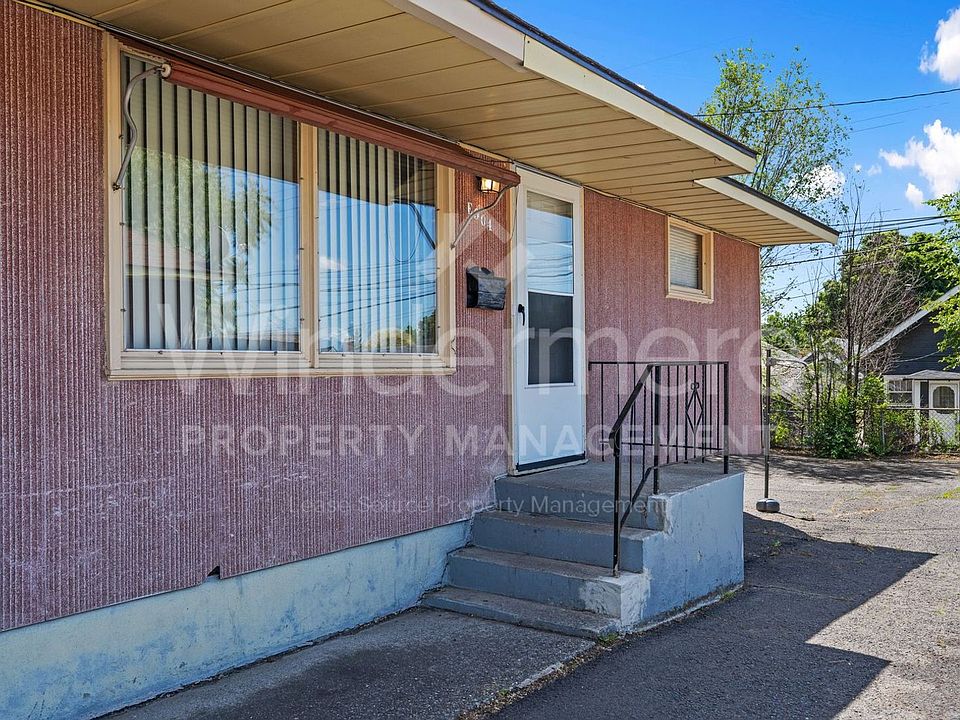 1st image of 902 E Rockwell Ave