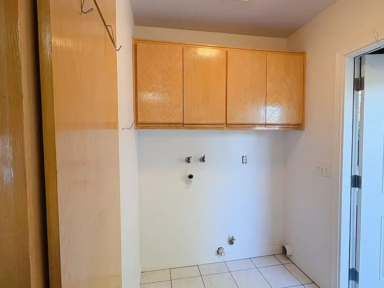 2080 Robin Rd — Photo 21