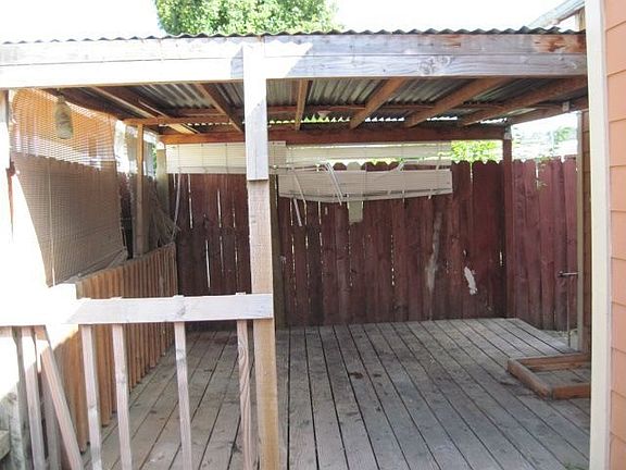 2nd image of 2689 Parker Ave