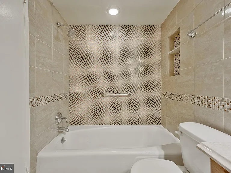 5101 River Rd #618 — Photo 28