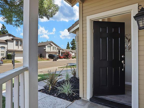 4th image of 3740 Wild Rose Ln