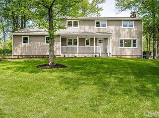 2 Devon Rd, Edison, NJ 08820