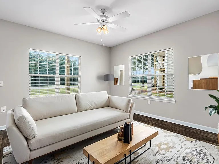 Pine - 1 Bed / 1 Bath - 760 Sq.Ft.