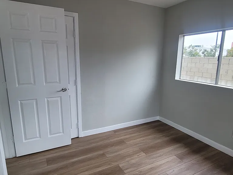 1130 Hollister St — Photo 7