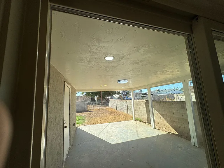 2607 Davis St — Photo 10