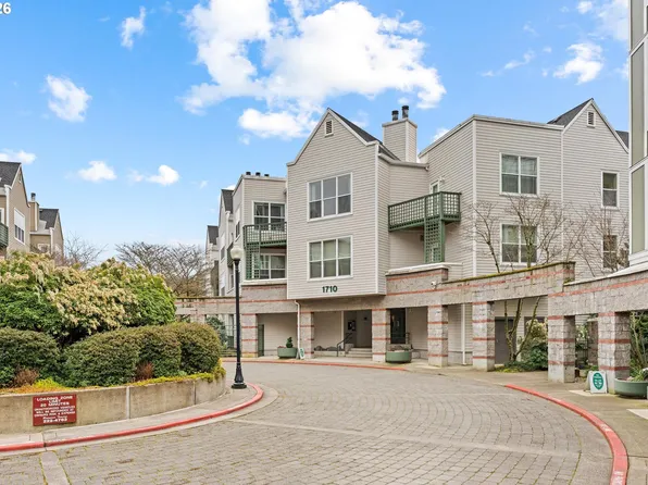 1710 S Harbor Way Unit 202, Portland, OR 97201