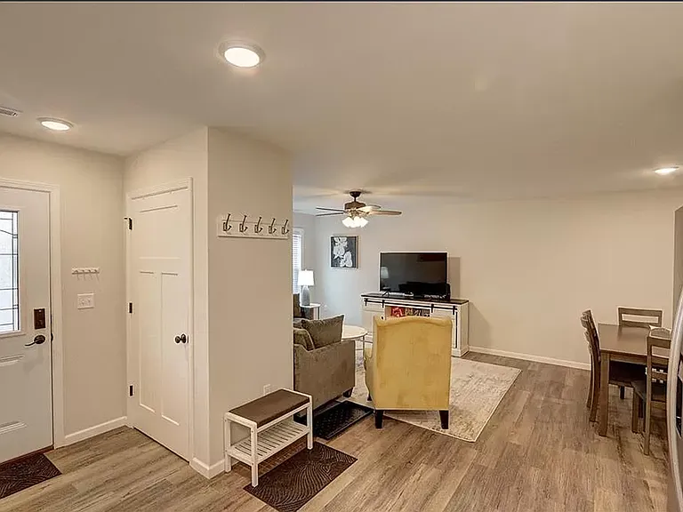 10008 Aspen Ln #2 — Photo 13