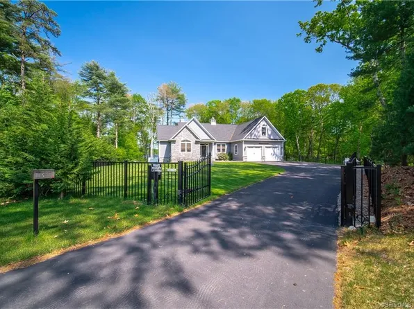 9 Quiet Cove Lane, Griswold, CT 06351