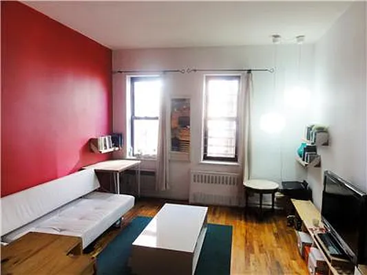 Sold by R New York | media 5