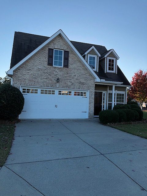 Front view of home