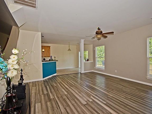5th image of 102 Welsford Ct