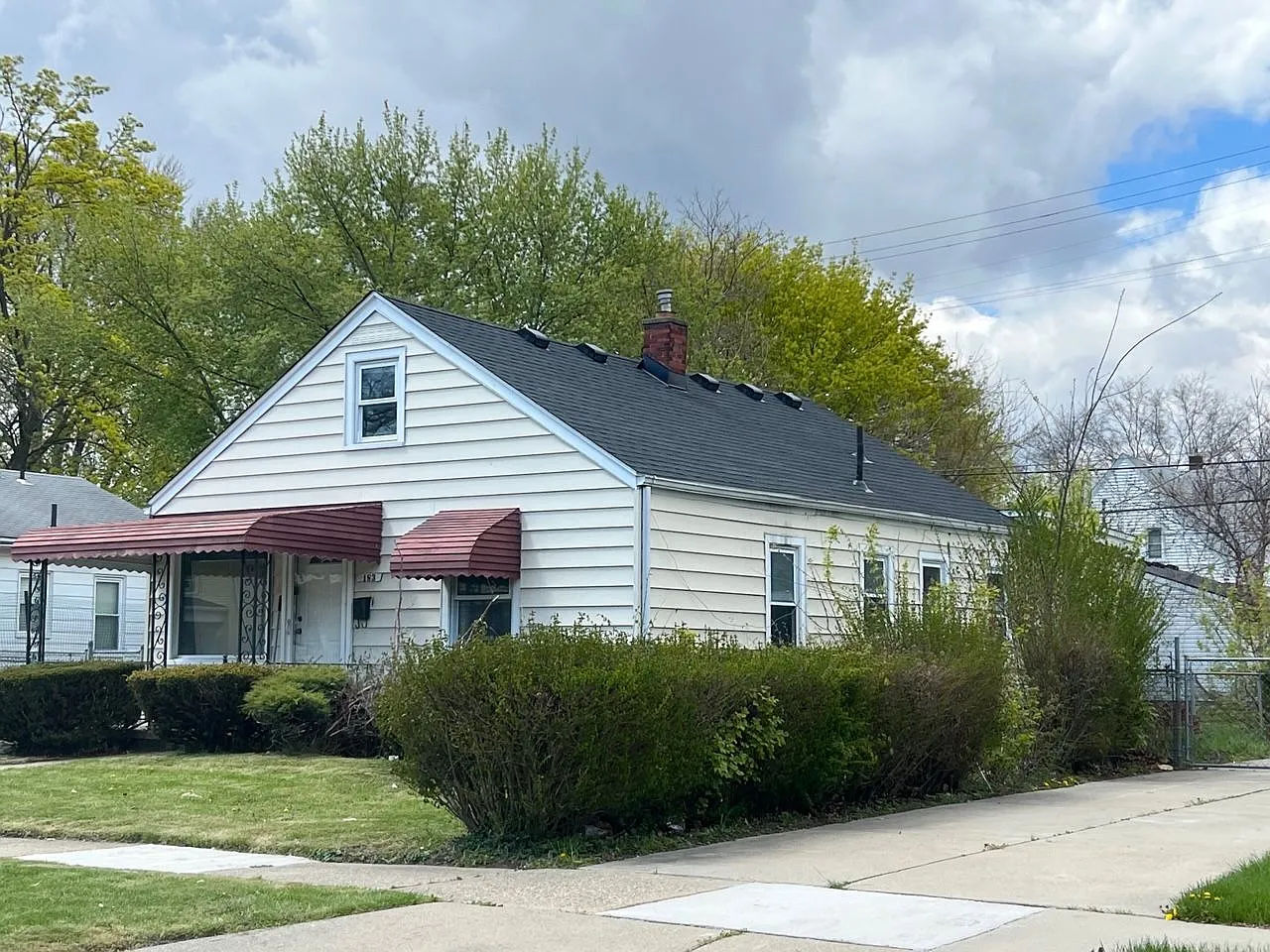 183 N Walnut St photo 1