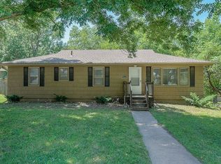 7800 Westridge Rd, Raytown, MO 64138