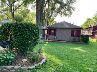 360 Elmwood Ave, Crystal Lake, IL 60014