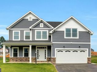 1711 Treeline Dr, Shippensburg, PA 17257