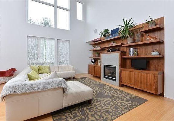 3rd image of 56 Penn St Unit 3