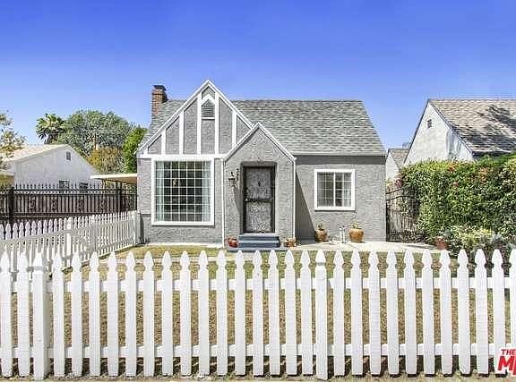 2nd image of 355 N Mariposa St