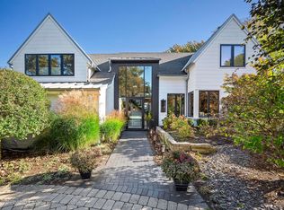 47 Cambridge Dr, Oak Brook, IL