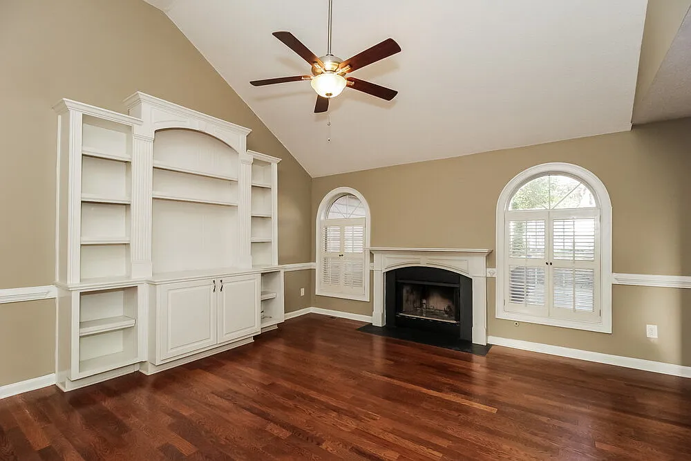 3 bed, 2.0 bath, 1395 sqft, $2,495 — Photo 3
