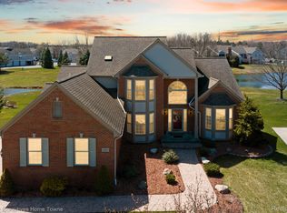 56683 Aberdeen Dr, Shelby Township, MI 48316
