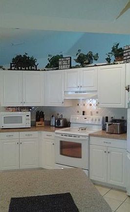 3rd image of 1613 NW 28th St
