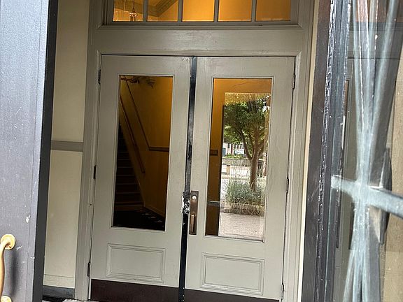 4th image of 607 E 5th St APT 4