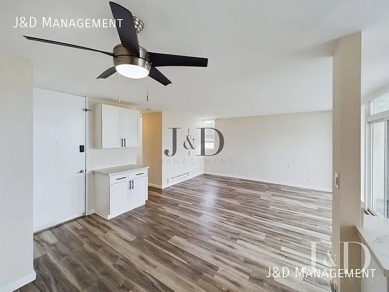 1120 S Pacific St — Photo 23