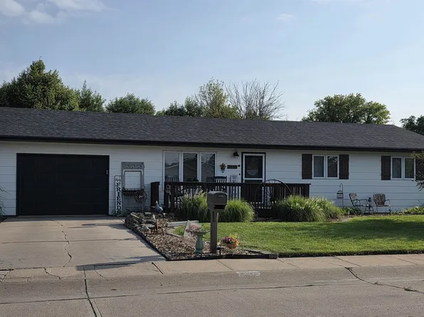 2116 E D STREET, North Platte, NE 69101