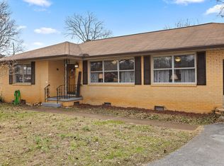 1102 Collins Cir, Chattanooga, TN 37411