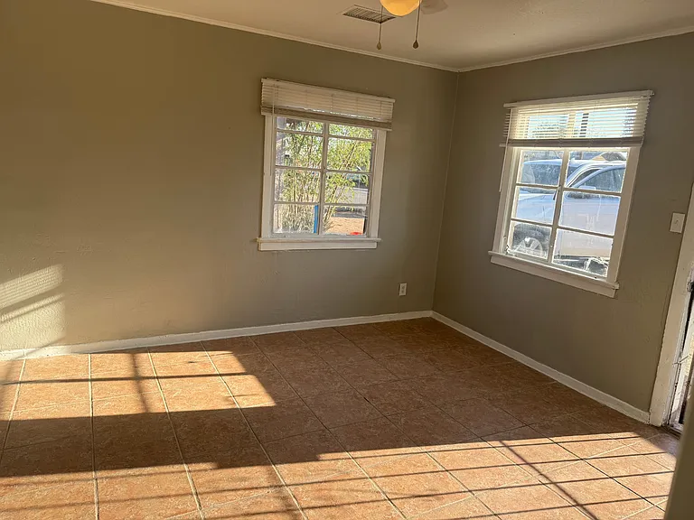 1931 E Monte Vista Rd #15 — Photo 5