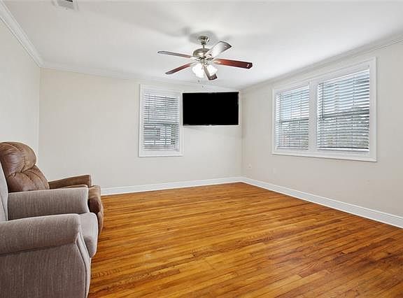 5th image of 204 Grove Ave