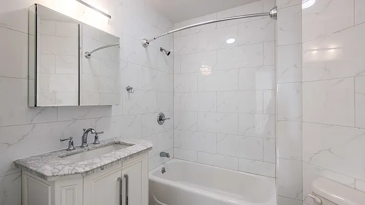 Rented by Nooklyn NYC LLC | media 64