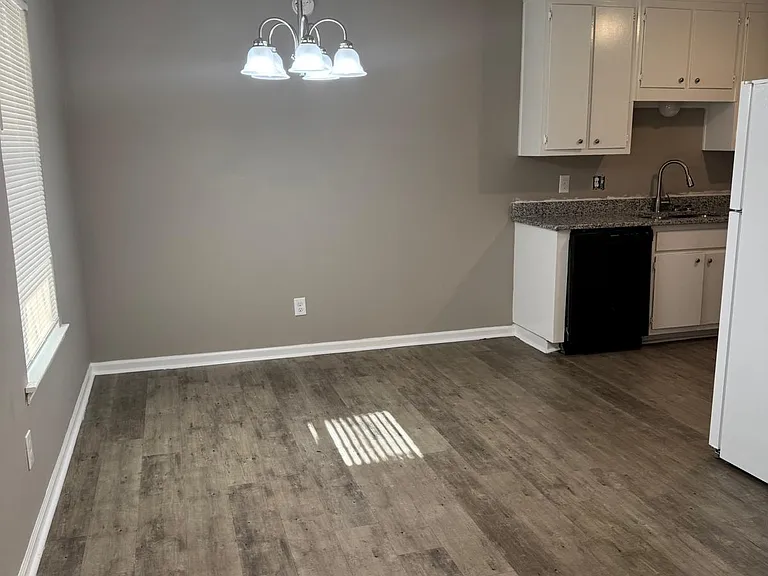 2154 Wells Dr SE — Photo 11